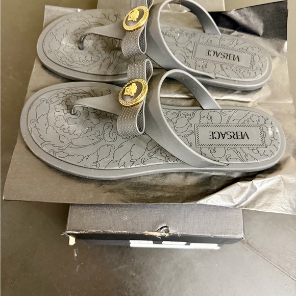 Versace black Medusa Thong Sandals with Gold Emblem - Picture 4 of 5